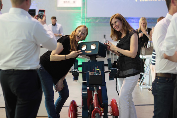 Hugo Roboter Pause Be inside Köln